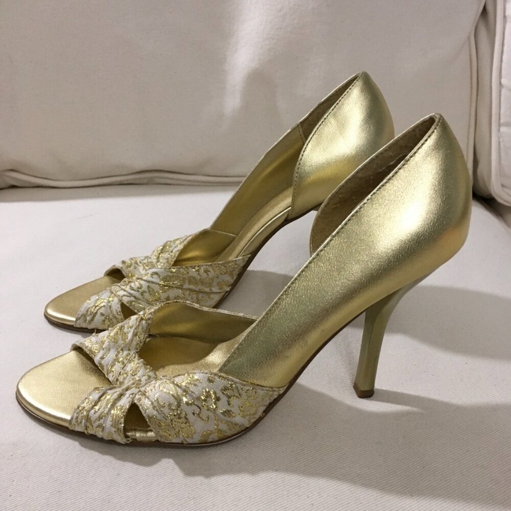 Bakers Gold Peep Toe Shoes Sz 8